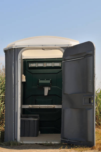 Portable Toilet Options We Offer in Paramount, CA